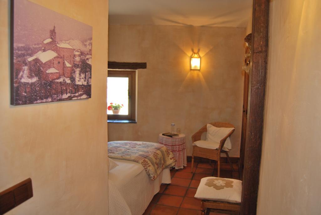 La Casa De San Gil Guest House Atienza Room photo