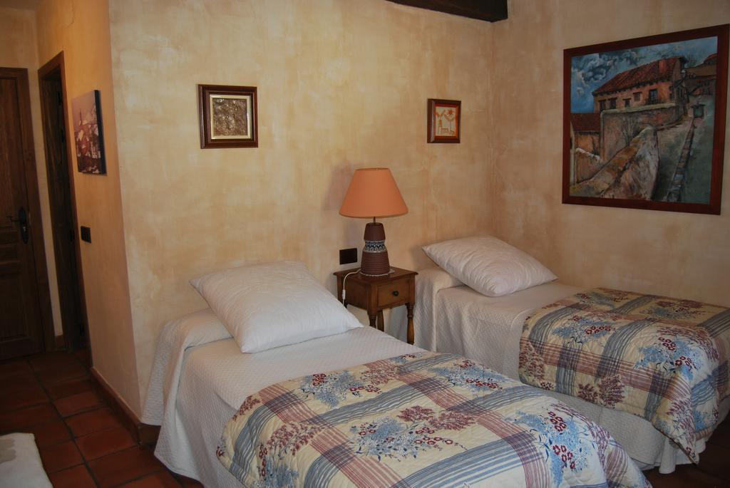 La Casa De San Gil Guest House Atienza Room photo